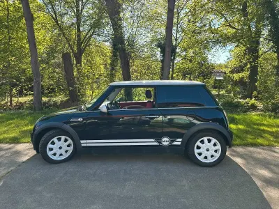 Używany Mini Cooper 116 KM (85 kW) 2002 Czarny Hatchback