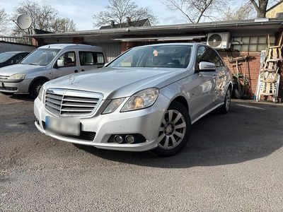 Gebraucht Mercedes E220 170 PS (125 kW) 2010 Silber Limousine