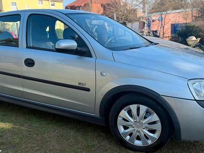 Usata Opel Corsa 90 CV (66 kW) 2003 Argento Utilitaria