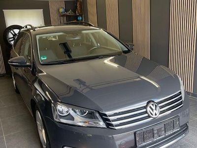 Second-hand VW Passat Comfortline 140 CP (102 kW) 2011 Gri Berlinǎ