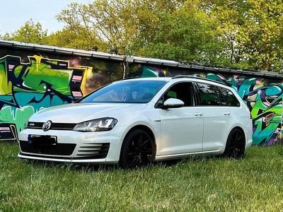 Gebraucht VW Golf VII GTD 184 PS (135 kW) 2015 Weiß Kombi