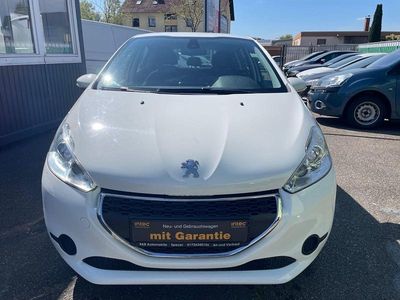 Gebraucht Peugeot 208 Active 82 PS (60 kW) 2014 Weiß Kleinwagen
