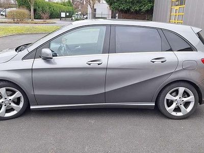 Gebraucht Mercedes B180 122 PS (89 kW) 2014 Grau Van / Kleinbus