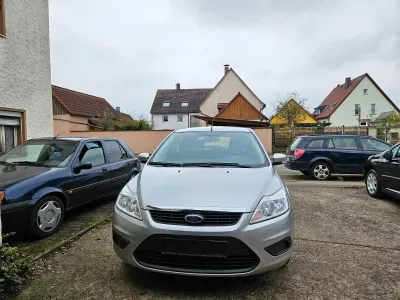 Gebraucht Ford Focus Style 80 PS (58 kW) 2009 Silber Limousine