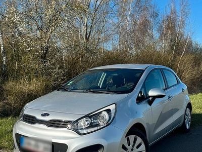 Gebraucht Kia Rio 90 PS (66 kW) 2012 Silber Limousine