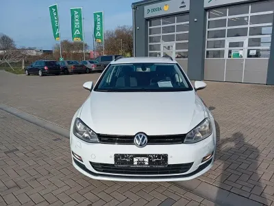 Gebraucht VW Golf VII Comfortline 105 PS (77 kW) 2014 Weiß Limousine