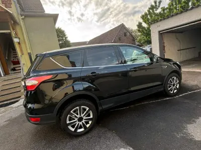 Gebraucht Ford Kuga Trend 120 PS (88 kW) 2018 Schwarz SUV
