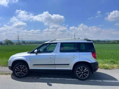 Gebraucht Skoda Yeti Adventure 105 PS (77 kW) 2013 Silber SUV