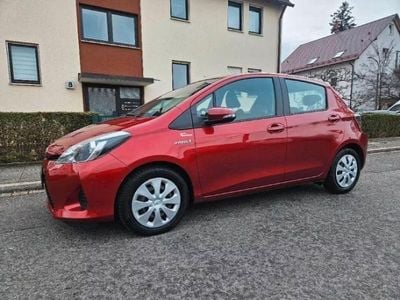 Gebraucht Toyota Yaris Hybrid 75 PS (55 kW) 2012 Rot Limousine