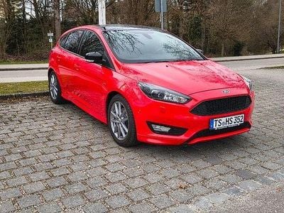 Gebraucht Ford Focus ST-Line 182 PS (133 kW) 2018 Rot Limousine