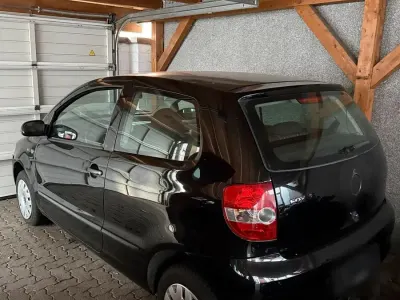 Gebraucht VW Fox 60 PS (44 kW) 2006 Schwarz Kleinwagen
