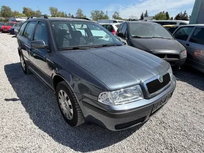 Gebraucht Skoda Octavia Tour 102 PS (75 kW) 2009 Grau Kombi