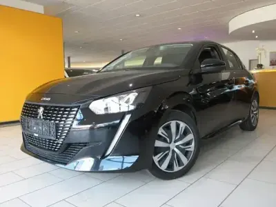 Gebraucht Peugeot 208 Active 101 PS (74 kW) 2020 Lackierung schwarz perla nera/ty Kleinwagen