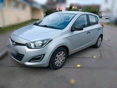 Gebraucht Hyundai i20 2013 Silber Kleinwagen