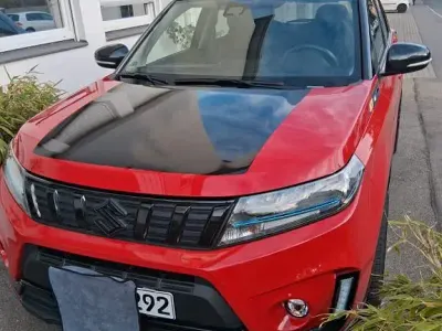 Gebraucht Suzuki Vitara Comfort+ 116 PS (85 kW) 2022 Rot SUV