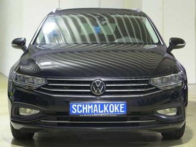 Deep black pearlescent (metallic) Gebraucht 2023 VW Passat Business Kombi | 23.750 € (Guter Preis)