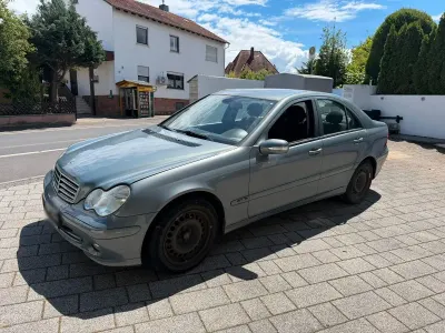 Gebraucht Mercedes C200 Classic 163 PS (119 kW) 2004 Grau Limousine