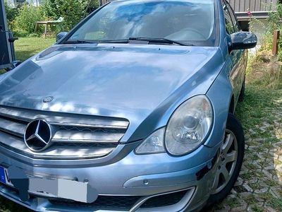 Mercedes R320