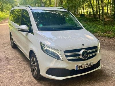 Mercedes V220