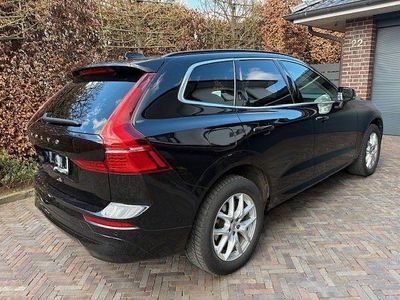 Gebraucht Volvo XC60 Momentum 197 PS (144 kW) 2022 Schwarz SUV