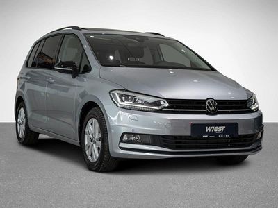 Oyster silver metallic Gebraucht 2024 VW Touran Highline Van / Kleinbus | 44.999 €