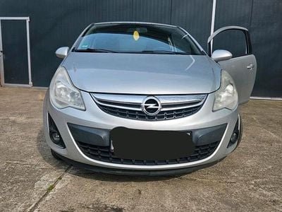 Gebraucht Opel Corsa 100 PS (73 kW) 2012 Kleinwagen