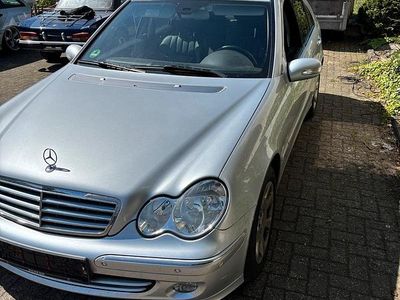 Second-hand Mercedes 230 204 CP (150 kW) 2005 Argintiu Berlinǎ