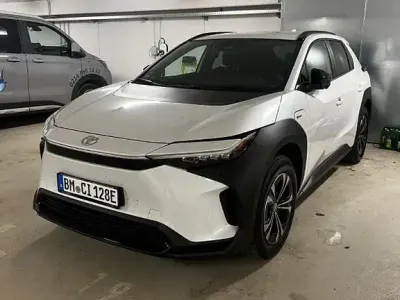 Gebraucht Toyota bZ4X 150 kW (204 PS) 2025 Weiß SUV