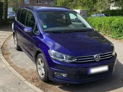 Gebraucht VW Touran Comfortline 150 PS (110 kW) 2017 Blau Van / Kleinbus
