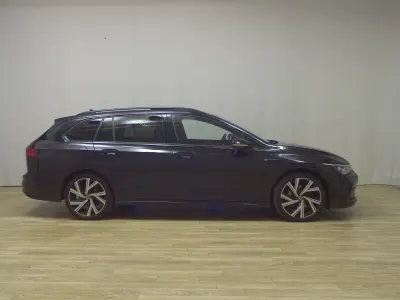 Second-hand VW Golf VIII Sound 150 CP (110 kW) 2023 Negru Break