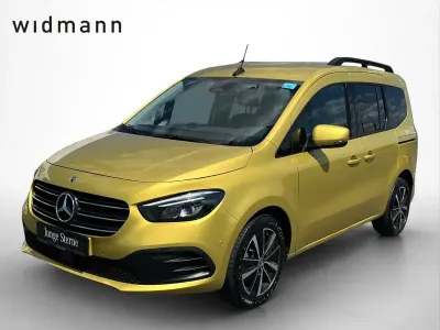 Gebraucht Mercedes T180 Progressive 116 PS (85 kW) 2023 Gelb Van / Kleinbus