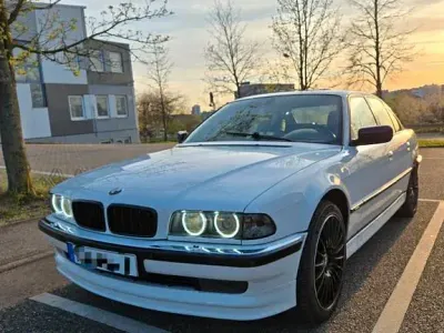 Gebraucht BMW 750 326 PS (239 kW) 1996 Weiß Limousine