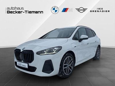 Alpinweiß uni Gebraucht 2022 BMW 230e Active Tourer Performance Van / Kleinbus | 29.802 € (Guter Preis)