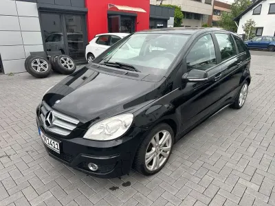 Gebraucht Mercedes B180 109 PS (80 kW) 2008 Kosmosschwarz  metalliclack Van / Kleinbus