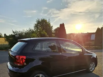 Gebraucht VW Polo 60 PS (44 kW) 2011 Schwarz Kleinwagen