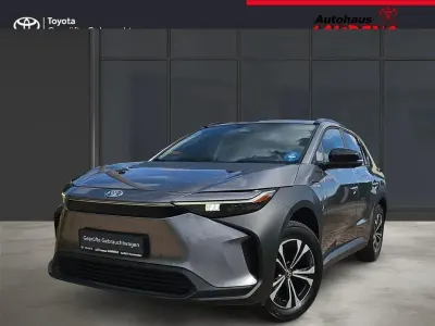 Gebraucht Toyota bZ4X 150 kW (204 PS) 2024 Precious metal SUV