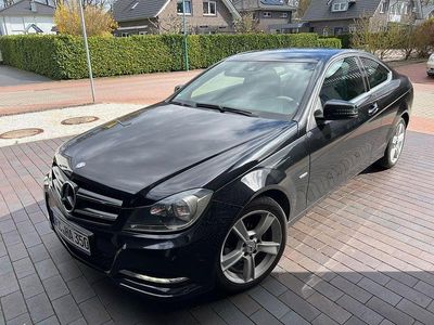 Gebraucht Mercedes C180 156 PS (114 kW) 2011 Schwarz Coupé