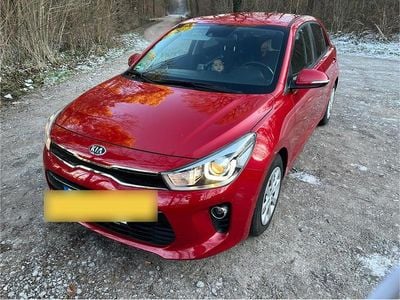Second-hand Kia Rio DREAM-TEAM Edition 99 CP (72 kW) 2017 Roșu Berlinǎ