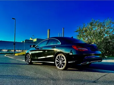 Gebraucht Mercedes CLA200 136 PS (100 kW) 2018 Schwarz Coupé