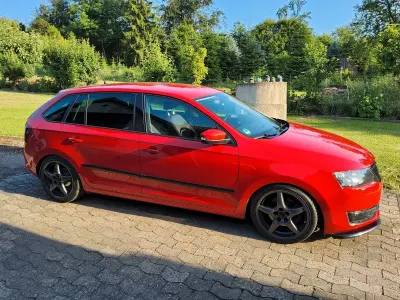 Gebraucht Skoda Rapid Ambition 116 PS (85 kW) 2015 Rot Kleinwagen