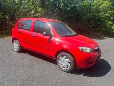 Gebraucht Mazda 2 75 PS (55 kW) 2005 Rot Kleinwagen