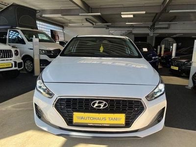 Begagnad Hyundai i30 YES! 120 HK (88 kW) 2020 Vit Sedan