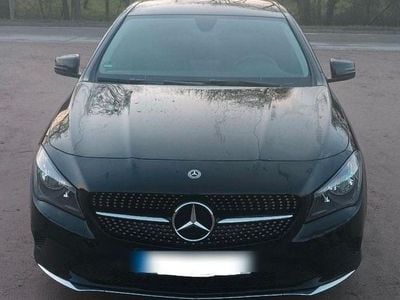 Gebraucht Mercedes CLA180 Shooting Brake 122 PS (89 kW) 2018 Schwarz Kombi