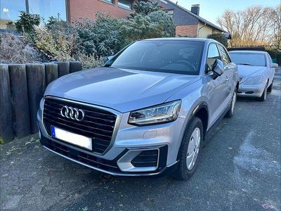 Silber Gebraucht 2020 Audi Q2 Design SUV | 22.400 € (Fairer Preis)