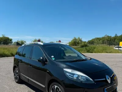 Gebraucht Renault Grand Scénic Bose Edition 132 PS (97 kW) 2015 Schwarz Van / Kleinbus