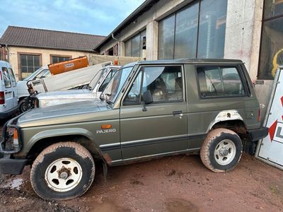 gebraucht Mitsubishi Pajero 2,5L Benziner