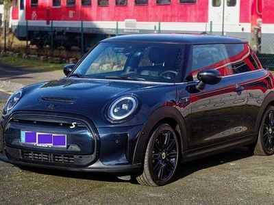 Schwarz Gebraucht 2021 Mini Cooper SE Kleinwagen | 17.500 € (Fairer Preis)