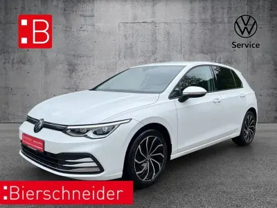 Gebraucht VW Golf VIII Active 150 PS (110 kW) 2023 Weiss Limousine