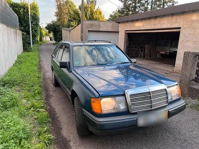 Second-hand Mercedes E230 136 CP (100 kW) 1988 Albastru Break