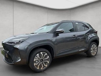 Neu Toyota Yaris Cross 130 PS (95 kW) 2025 Grau SUV